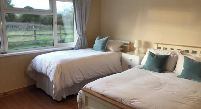 Lough Shore Cottage