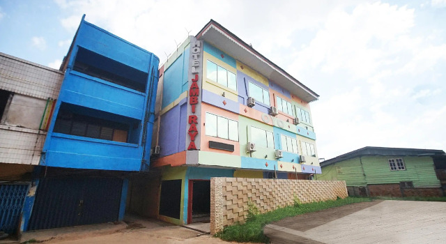 OYO 2079 Jambi Raya Hotel, Rezerwuj Hotel Jambi 