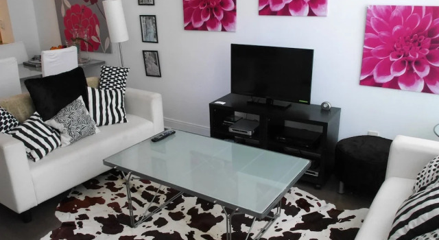 Charming 1 Bedroom Town Home, Забронировать Отель Отели Торонто 3 звезды, рядом с Women's College Hospital, 3*