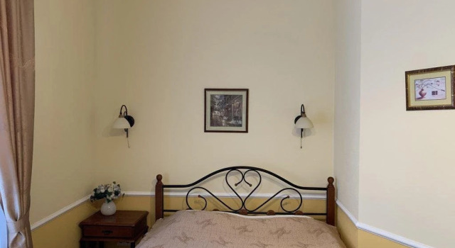 Victoria, Réserver Auberge Kourgan 