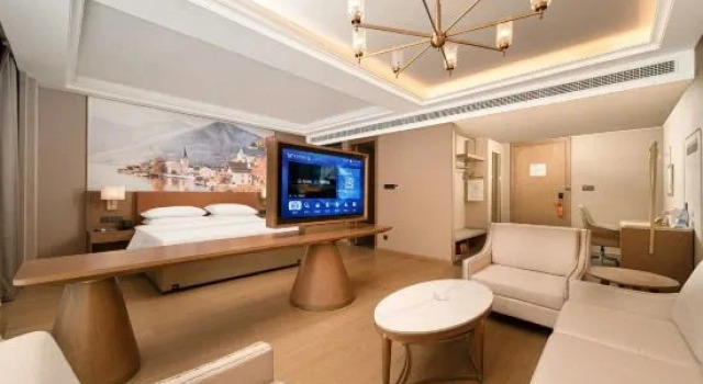 Люкс Deluxe Vienna Hotel (Zhengzhou East High-Speed Rail Station East Square Putian West Subway Station)