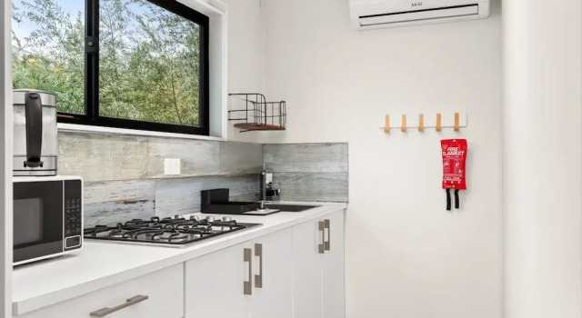 Апартаменты Bright 1-bed Apartment With Garden Views