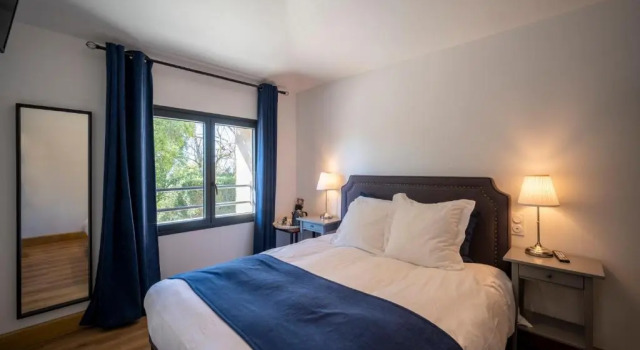 Château de Loubéjac, Rezervovat Hotel 3hvězdičkové hotely v L'Honor-de-Cos, 3*
