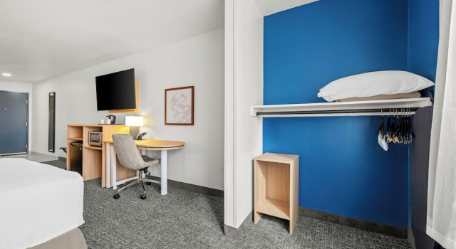 Четырёхместный номер Standard Spark by Hilton Pelham Birmingham I 65