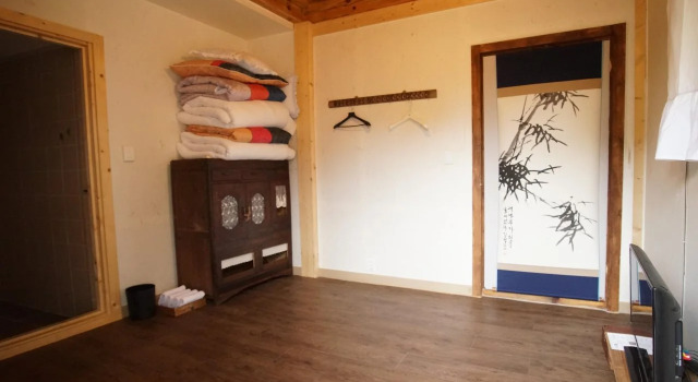 Janedang Hanok Guest House, Забронировать Гостевой дом Чонджу Чолла-Пукто, рядом с Конфуцианская школа хянгё в Чонджу