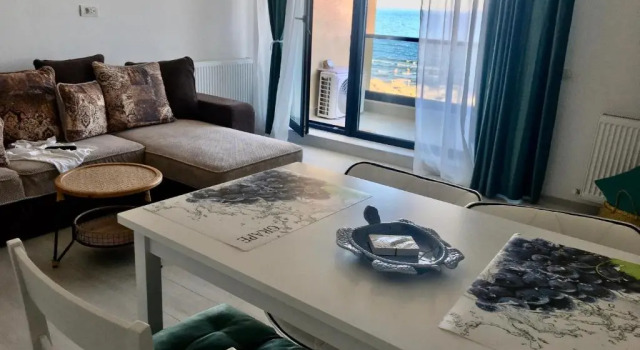 Panoramis 417 apartament pe plaja cu vedere frontala la mare, Varaa Huoneisto Hotellit Mamaia-Sat pysäköinnillä, Pysäköinti