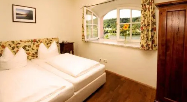 Hotel Wittelsbacher Zollhaus, Rezerwuj Hotel Vilshofen 