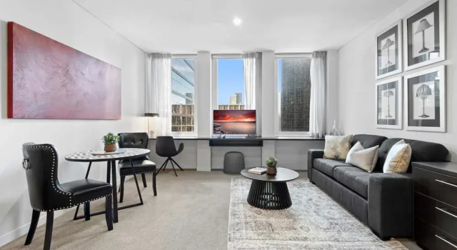 Апартаменты Charming 1-bed Central Studio Apartment