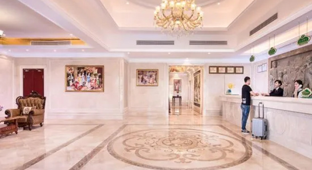 Vienna International Hotel（Shaoxing East Station Shangyu Wanda Branch）, Prenota Hotel Hotel a Shaoxing con parcheggio, Parcheggio