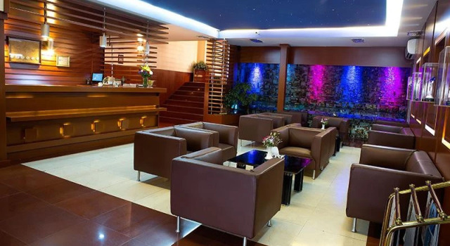 Hally Hotel