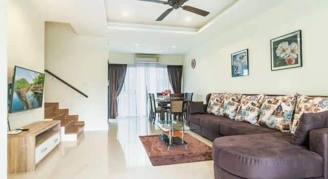 3bdr townhouse 800m from Bangtao beach