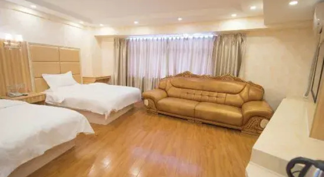 Люкс Comfort Tianhe Hotel