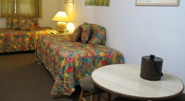 Ed & Ellens Lodging Key largo, Rezerwuj Apartament Hotele w Key Largo z parkingiem, Parking
