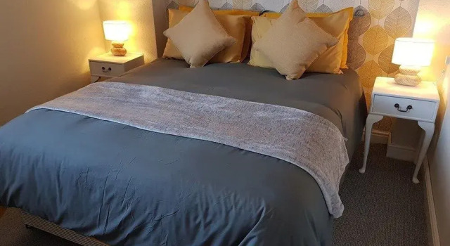The New Wellington, Book Hotel Brierley Hill West Midlands