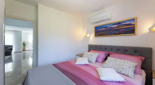 Apartment Sole, จอง อพาร์ทเมนท์ Kastel Stari คาชเตลา