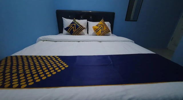 OYO 2302 Blue House Costel Syariah
