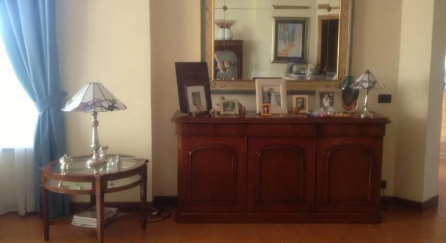 La stanza di villa Sara, Prenota Villa Ville a Lazio, Villa