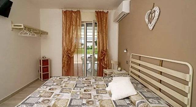 Quarantotto B&B, Забронировать Отель «постель и завтрак» Пуегнаго дель Гарда Брешиа