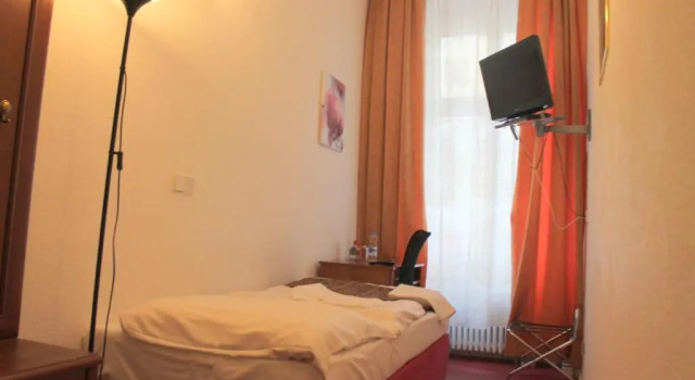 Standart tek kişilik oda Hotel Amelie Berlin