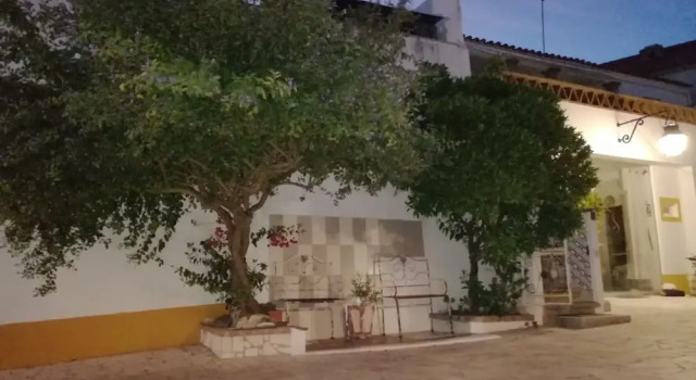 Casa Vitória Guest House, Забронировать Гостевой дом Отели Эвора-Монте с парковкой, рядом с Church of Nossa Senhora da Graca, Парковка