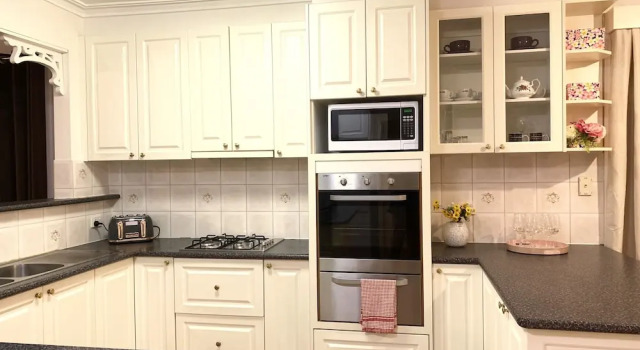 Коттедж Family home in Prime location Melbourne