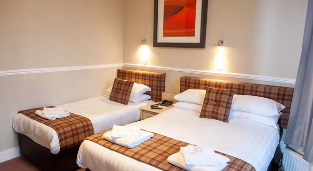 Трёхместный номер Standard Osborne Hotel