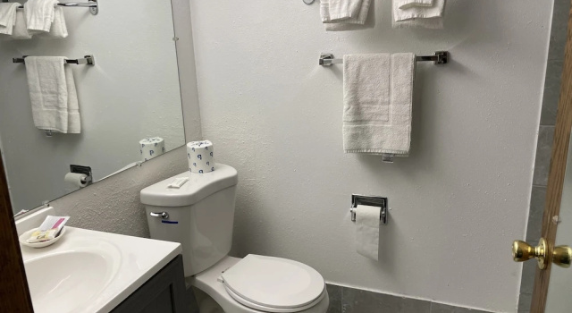 Четырёхместный семейный номер Standard Heritage Inn Hotel