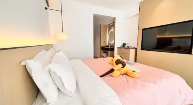 Семейный тент Meihui GM Hotel (Desiqin Plaza Huijin Tianhong Shopping Mall)