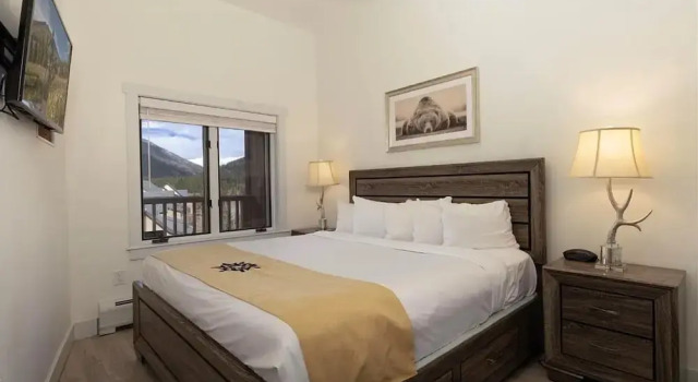 Full Renovated 1br -walk To Gondola & Kids Ski Free 1 Bedroom Condo by RedAwning
