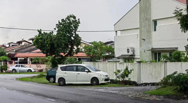 Коттедж с 6 комнатами GENIEHOME No10 CLASSIC HOME 5BR6B free Wifi at SS2 PJ