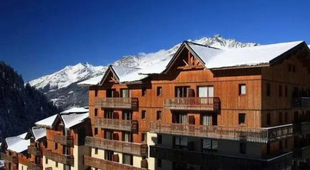 Le Chalet Club, Забронировать Шале Виллы Овернь-Рона-Альпы, Вилла