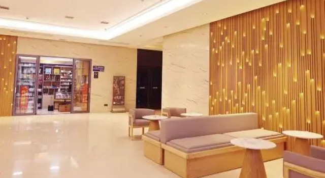 Yayue Hotel (Longzhou South Road Branch), Book Hotel Hotels in Yiyang with Parking, Parking