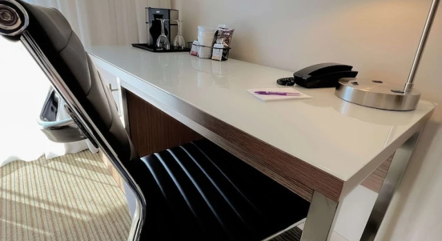 Двухместный номер Standard с балконом Coast Capri Hotel