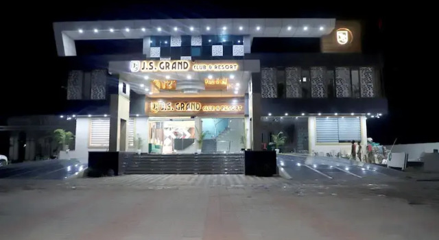 Js Grand Club And Resort, Reservar Resort Jhansi Índia