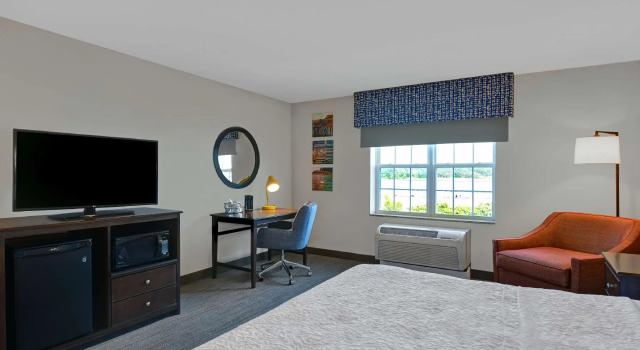 Четырёхместный номер Standard Hampton Inn Bath - Brunswick Area , ME