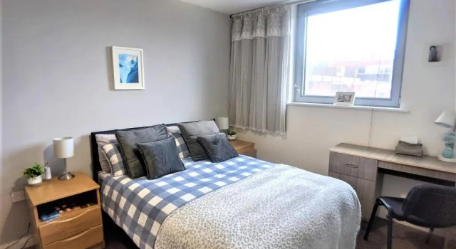 Апартаменты Large 3 Bedrooms in Liverpool City Centre, Free Parking