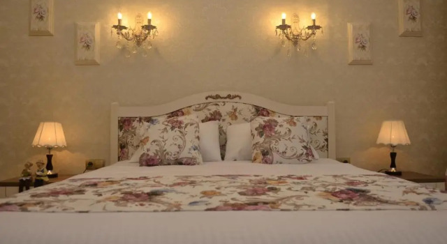 Двухместный номер Deluxe с балконом English Home Tbilisi