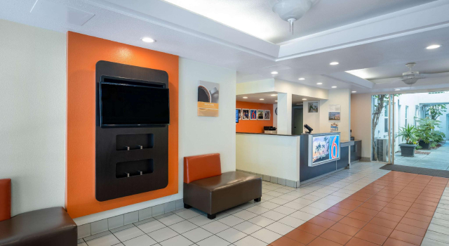 Motel 6 San Diego, CA - Downtown