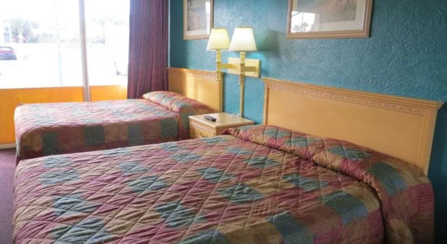 Skyway Motel, Забронировать Мотель Мотели Дейтона-Бич, рядом с Базилика Святого Димитрия, Мотель