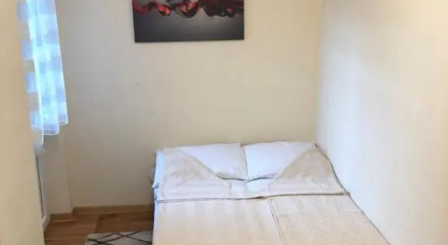 Burgundy Apartment, Buchen Sie Ferienwohnung Novi Beograd 