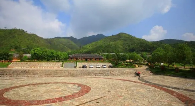 龙川龙飞度假村, Book Hotel Hotels in Meixian with a Pool, Swimming Pool