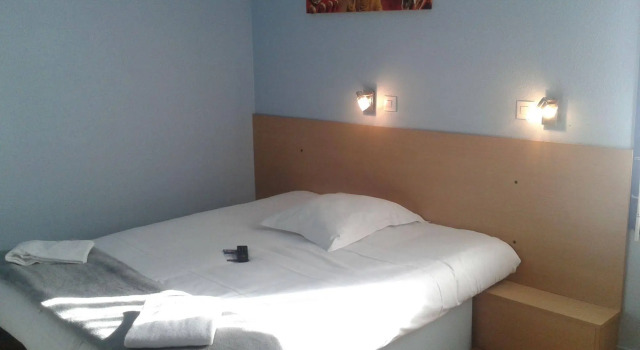 Fasthotel Caen Memorial, Забронировать Отель Кан 