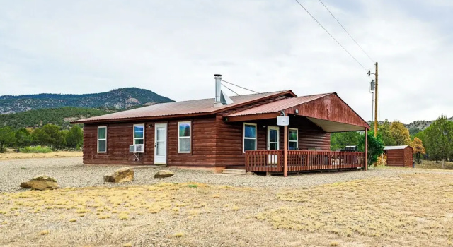 Коттедж Quiet Pagosa Springs Cabin: Lake & Mountain Views!