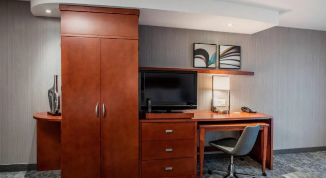 Номер Standard Courtyard by Marriott Edmonton West