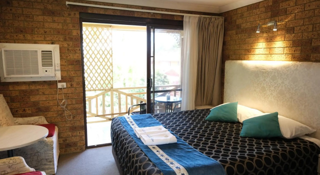 Sapphire Palms Motel, Забронировать Мотель Зе-Энтранс Central Coast, рядом с Площадка для кормления пеликанов
