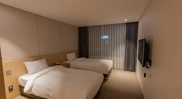 Hotel Zinc, Забронировать Отель Согвипхо Остров Чеджудо, рядом с Реабилитационная клиника «Зоунс» в Чеджу