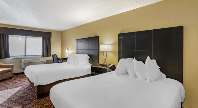 Четырёхместный номер Standard Best Western Monticello