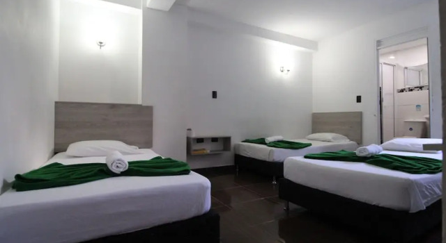Трёхместный номер Economy HOTEL PORTÓN ESTADIO
