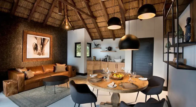Люкс Deluxe Mhondoro Safari Lodge & Villa