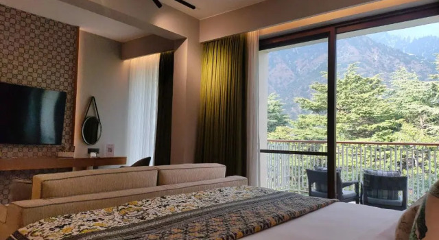 Двухместный номер Club Access с балконом Hyatt Regency Dharamshala Resort